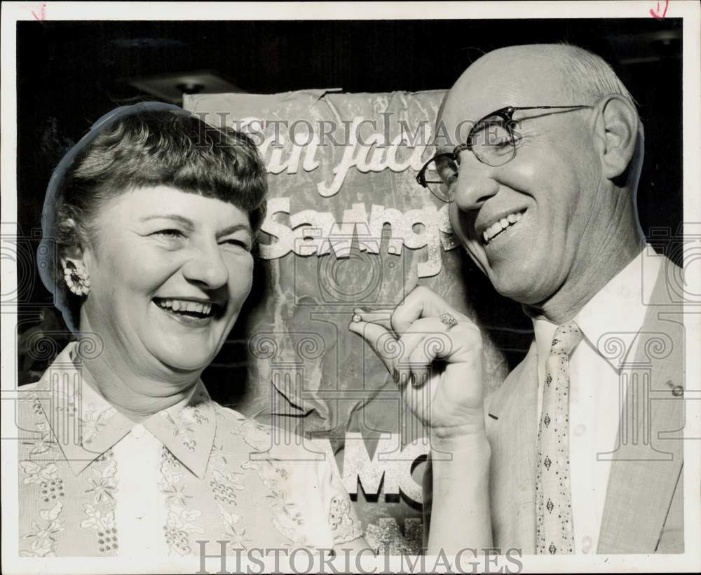 1959 Press Photo Stanley Silvus shown with diamond winner Ruby Stanford.- Historic Images