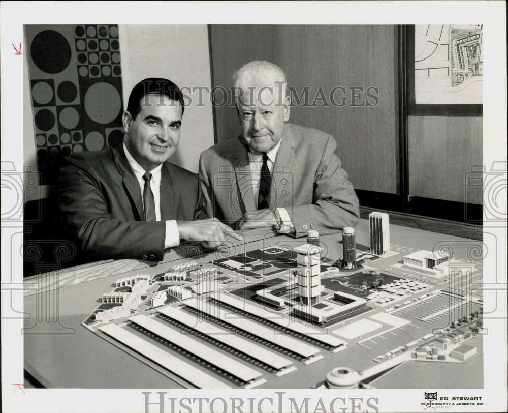 1964 Press Photo R.E. "Bob" Smith and Mr. Wilson view Marina City model.- Historic Images