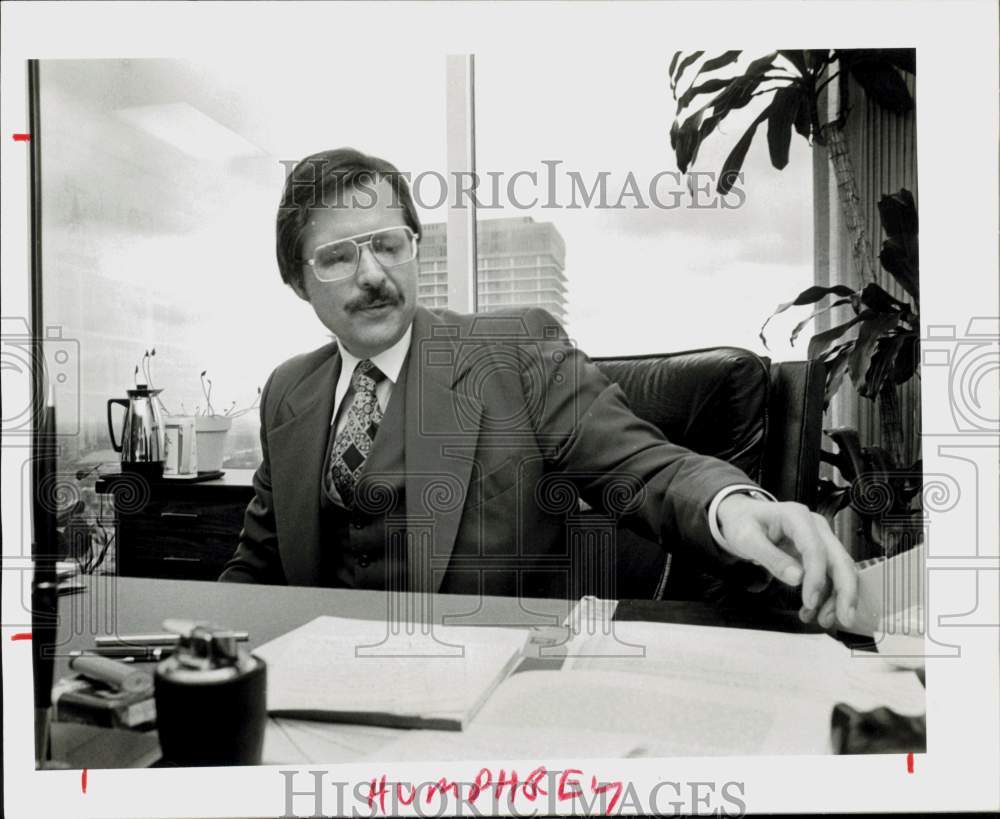 1979 Press Photo Charles Humphrey, Houston attorney, in his 29th-floor office.- Historic Images