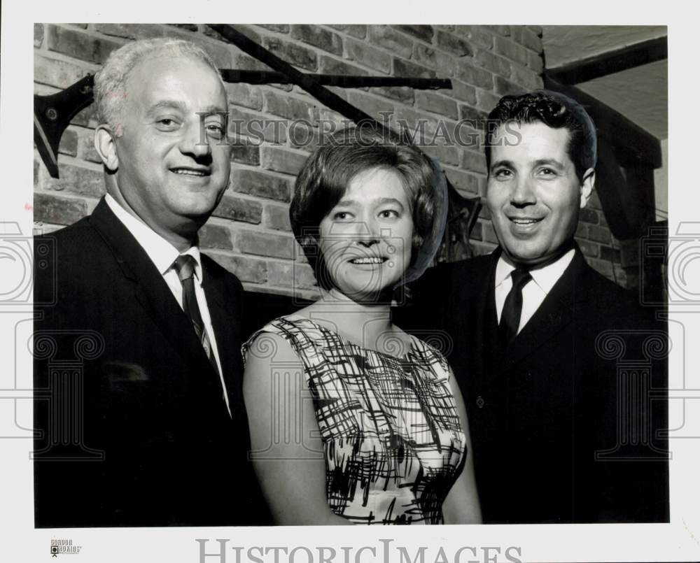 1965 Press Photo Paul Constantine, Lydia Van Eesbeke, Leo Kalantzakis at party.- Historic Images