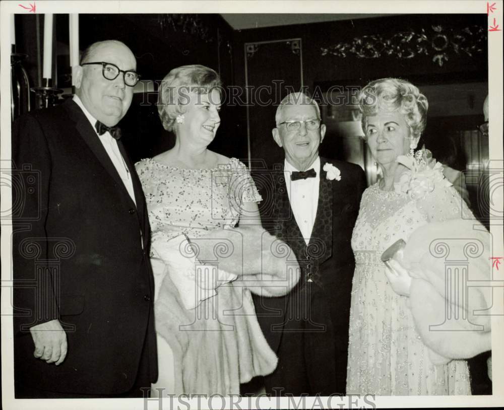 1967 Press Photo James Williams and Edgar Browns at Rice Hotel event.- Historic Images