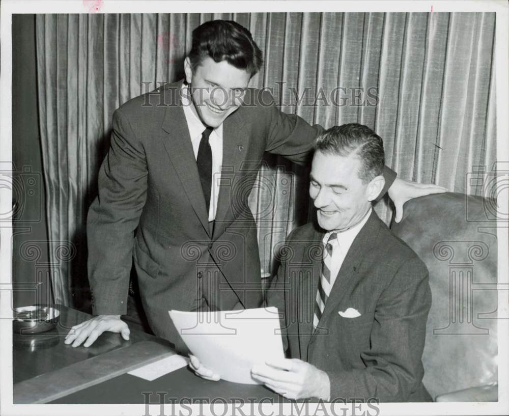 1955 Press Photo Junior Chamber of Commerce&#39;s Don Yarborough and Charles Perlitz- Historic Images