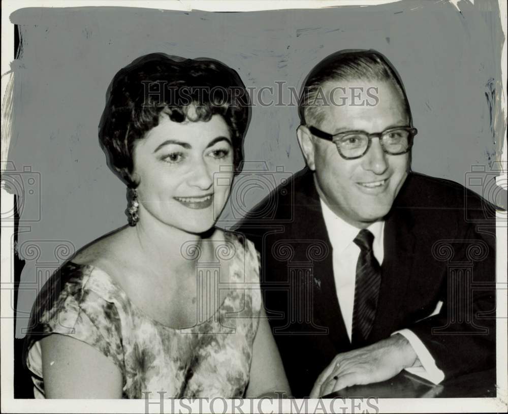 1961 Press Photo Malcolm and Peggy Pech shown at Champions&#39; Golf Club.- Historic Images