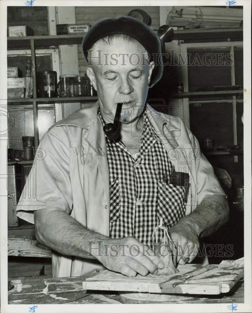 1961 Press Photo Curtis Pruett, sculptor, works on Biblical figure. - hpa97727- Historic Images