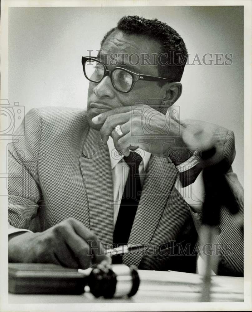 1969 Press Photo Surrey Davis, attorney and Harris County Community Action head.- Historic Images
