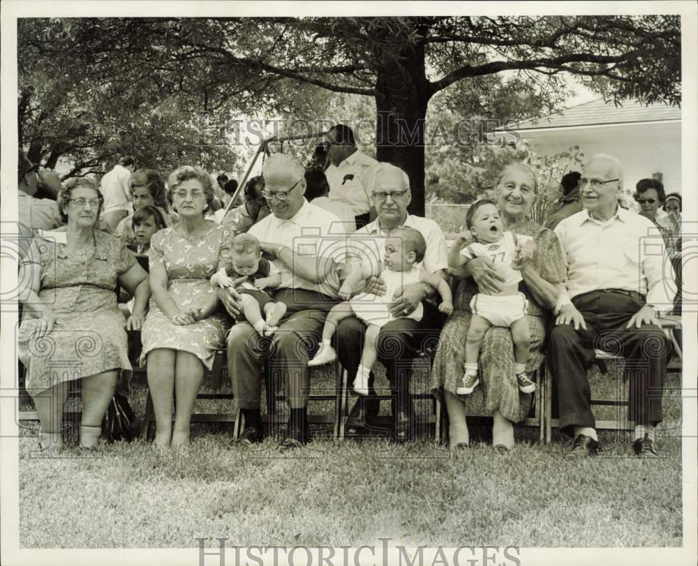 1966 Press Photo A.D. Jamail family who came to Houston from Lebanon.- Historic Images