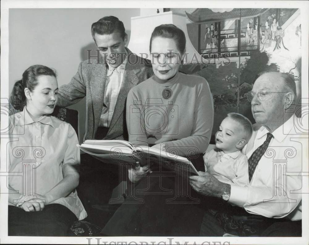 1956 Press Photo Euleon Jock Gracey family in Shamrock Hilton apartment.- Historic Images