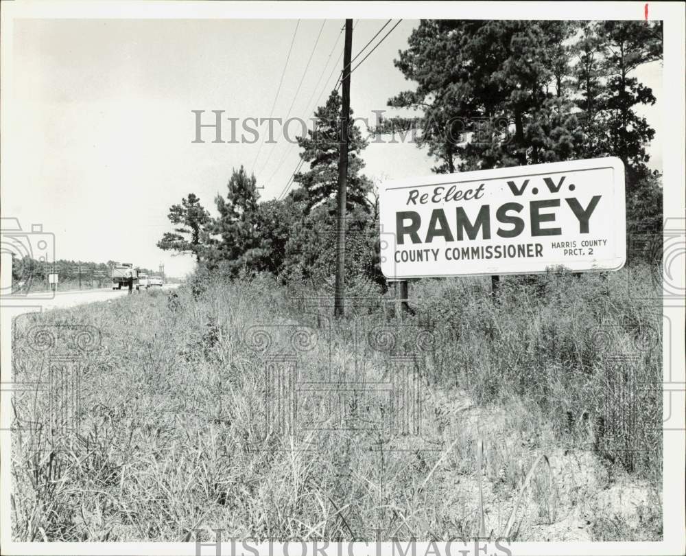 1962 Press Photo V.V. Ramsey, Harris County Commissioner campaign sign.- Historic Images