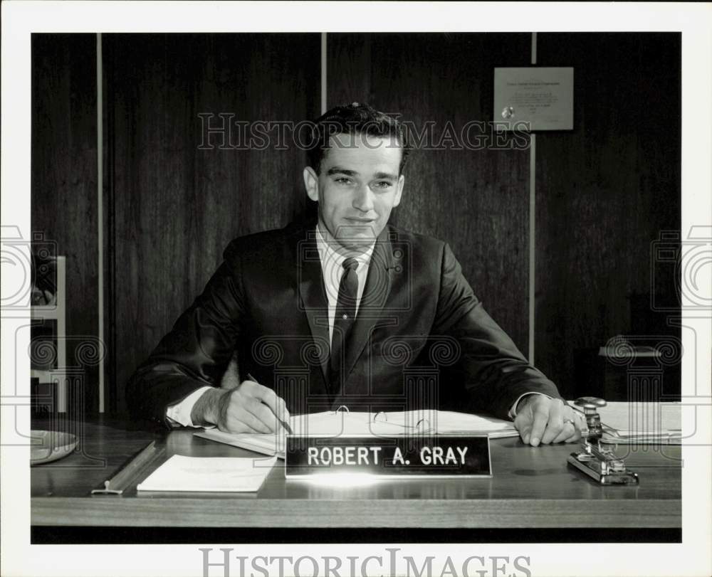 1966 Press Photo Robert Gray, Republic National Bank president and cashier- Historic Images