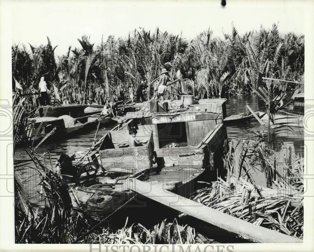 1966 Press Photo Navy&#39;s &quot;Newport&quot; in the early stages of construction, Vietnam- Historic Images