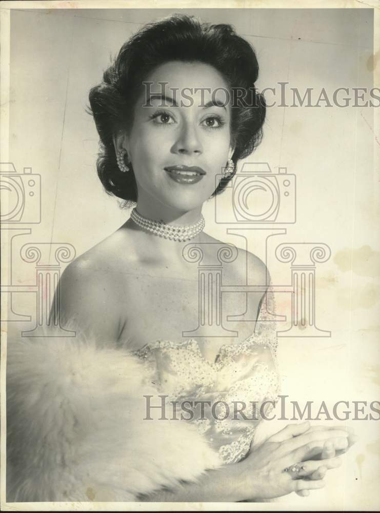 1956 Press Photo Opera singer Elaine Malbin on &quot;The Voice of Firestone,&quot; on ABC.- Historic Images