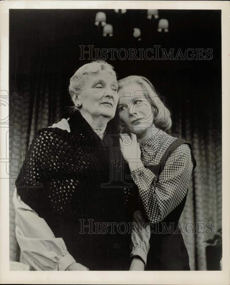 1957 Press Photo Sybil Thorndike, British actress, in scene with co-star.- Historic Images