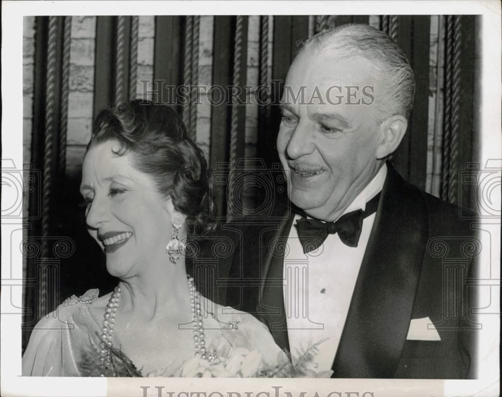 1955 Press Photo Lynn Fontanne and Alfred Lunt starring in &quot;Quadrille.&quot;- Historic Images