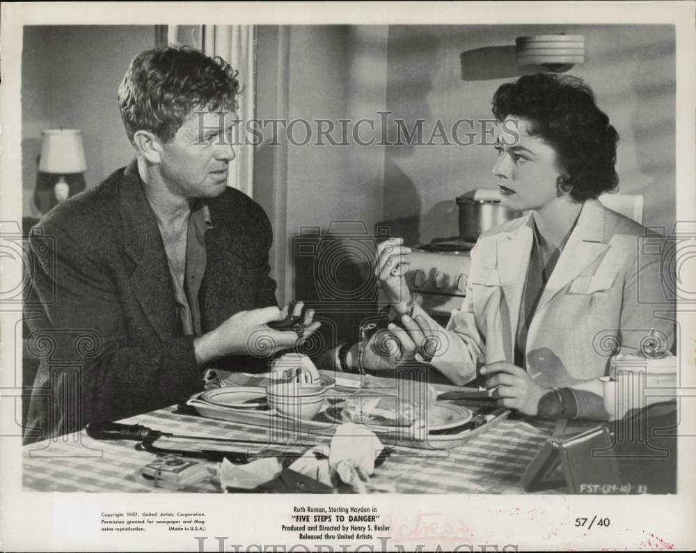 1957 Press Photo Ruth Roman and Sterling Hayden in &quot;Five Steps to Danger.&quot;- Historic Images