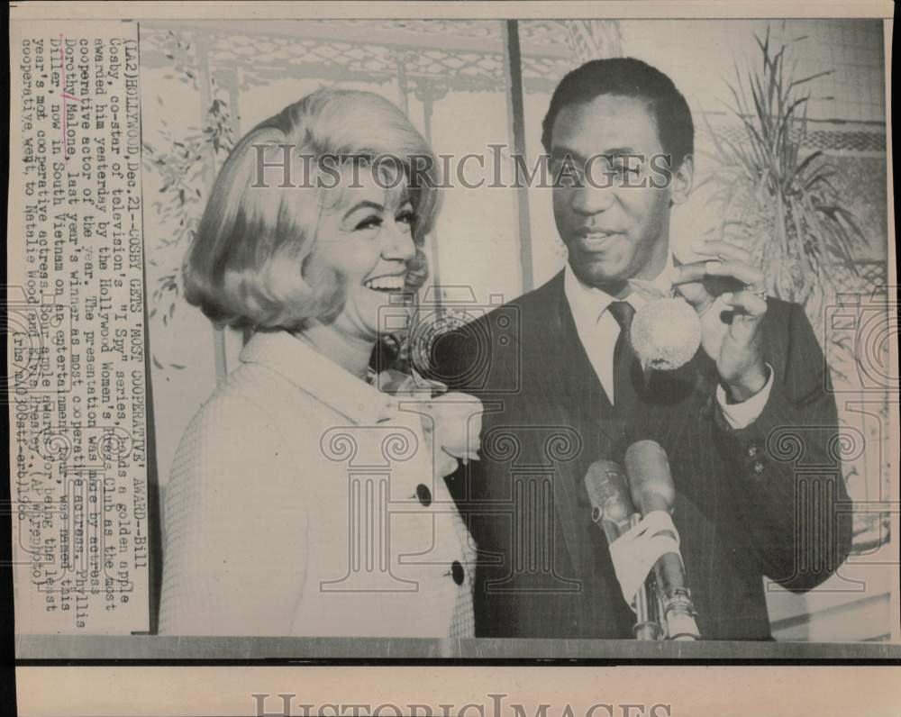 1966 Press Photo Actor Bill Cosby and actress Dorothy Malone in Hollywood.- Historic Images