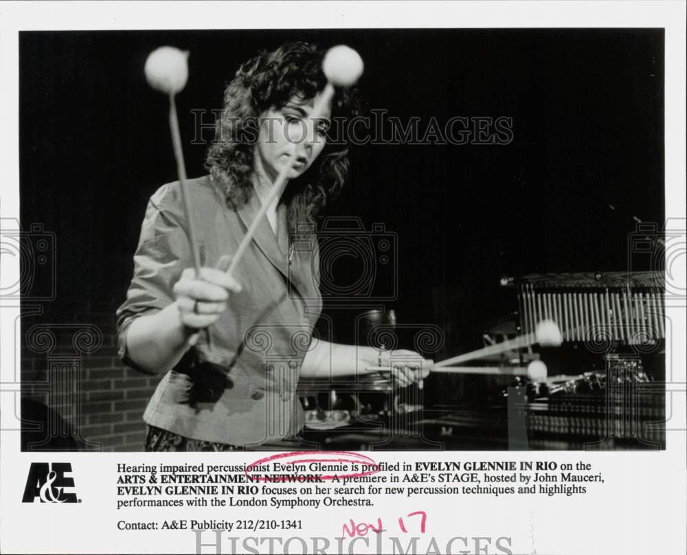 Press Photo Evelyn Glennie as profiled in &quot;Evelyn Glennie in Rio,&quot; on A&amp;E.- Historic Images