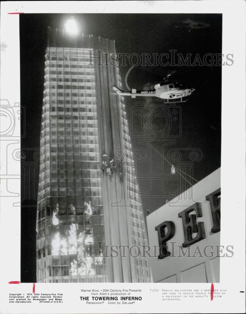 1974 Press Photo A rescue scene in the film, "The Towering Inferno." - hpp04302- Historic Images