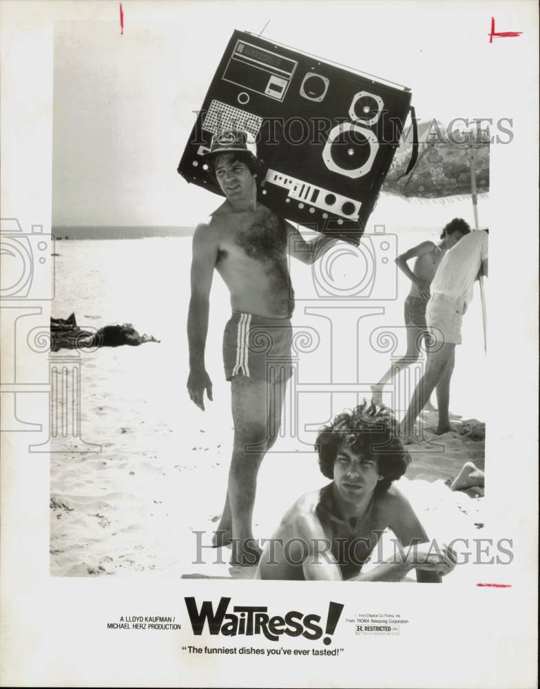 1982 Press Photo Men with Boombox on Beach in "Waitress!" Movie Scene