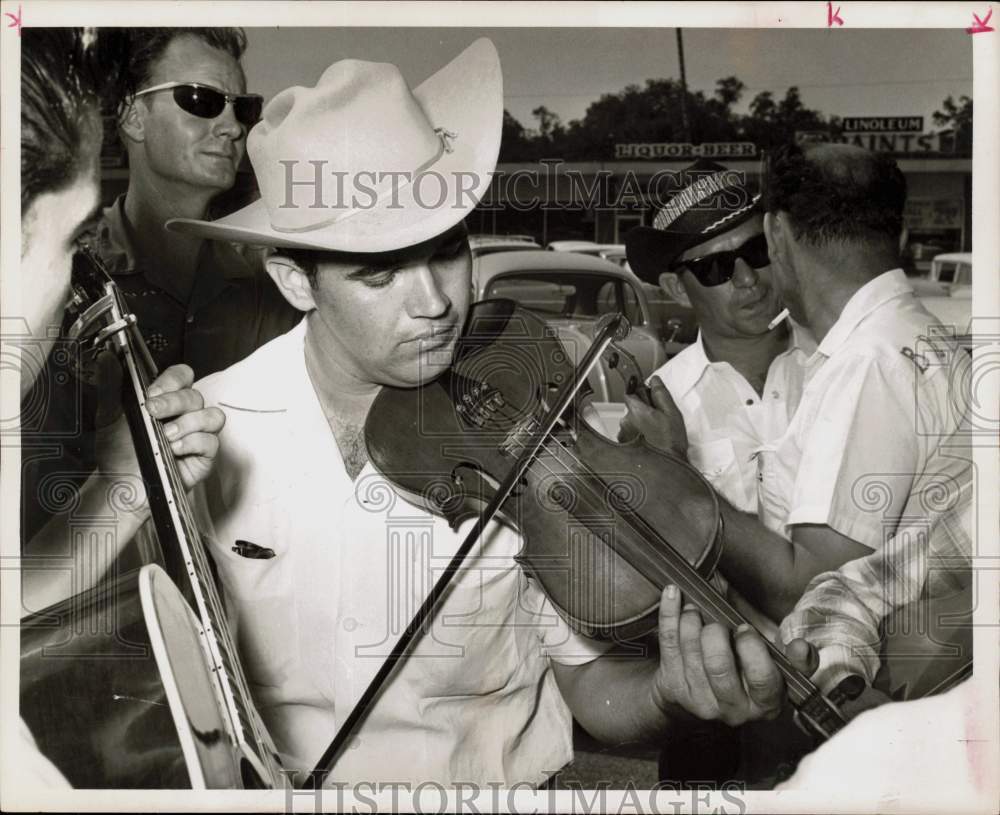 1964 Press Photo Shorty Chancellor wins 2nd place in Houston Fiddle Contest, TX- Historic Images