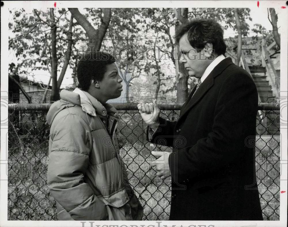 Press Photo LeVar Burton &amp; Paul Sorvino in &quot;Dummy&quot; - hpp07262