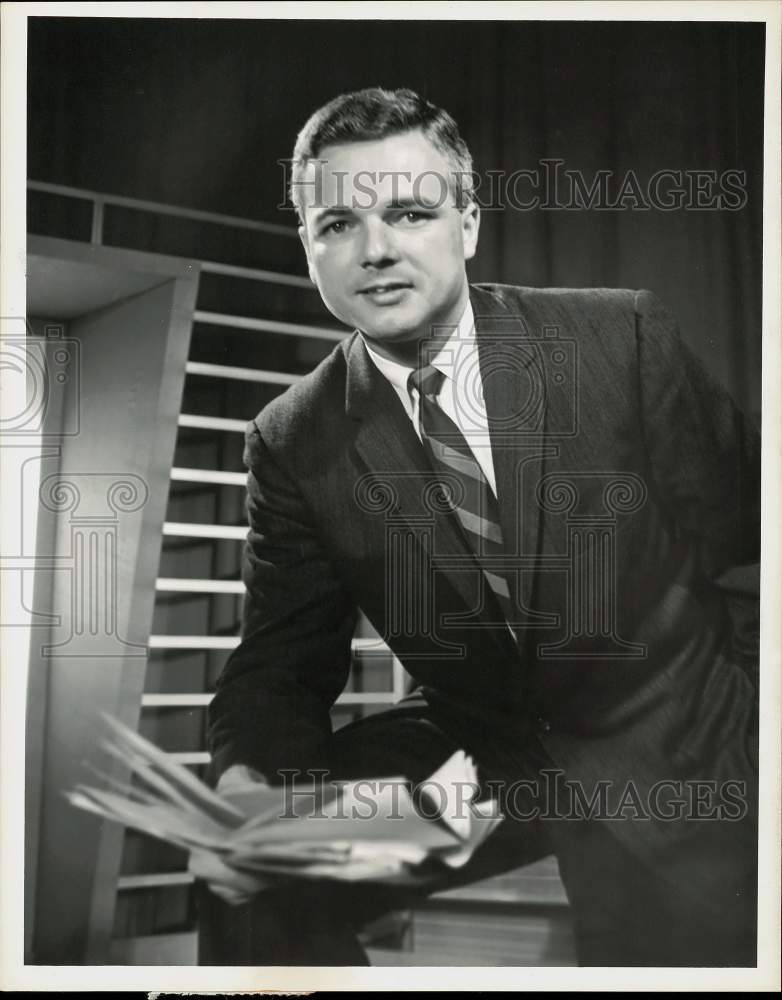 1961 Press Photo Robert Abernathy, NBC News Correspondent - hpp08063- Historic Images