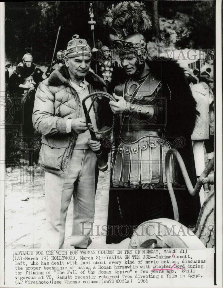 1966 Press Photo Yakima Canutt &amp; Stephen Boyd of &quot;The Fall of the Roman Empire&quot;- Historic Images