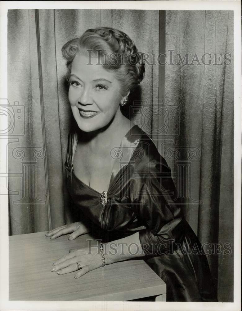 1956 Press Photo Actress Spring Byington, Star of &quot;December Bride&quot; TV Series- Historic Images