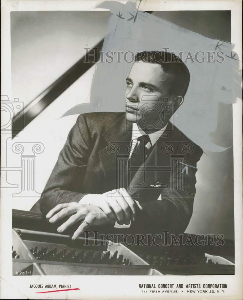 1958 Press Photo Pianist Jacques Abram - hpp11255- Historic Images