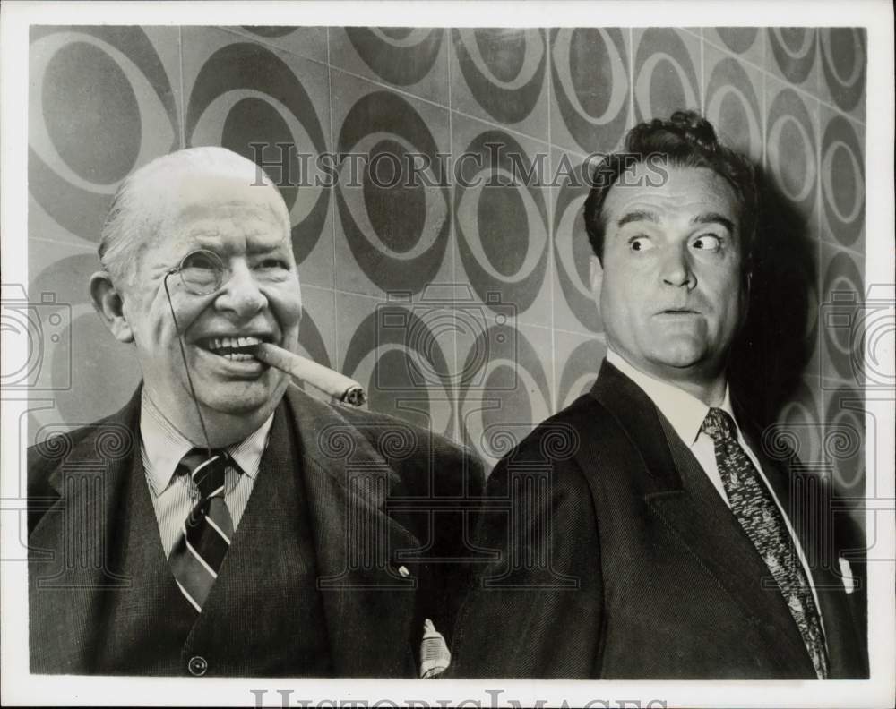 1955 Press Photo James Coburn, Red Skelton on &quot;The New Red Skelton Show&quot;- Historic Images