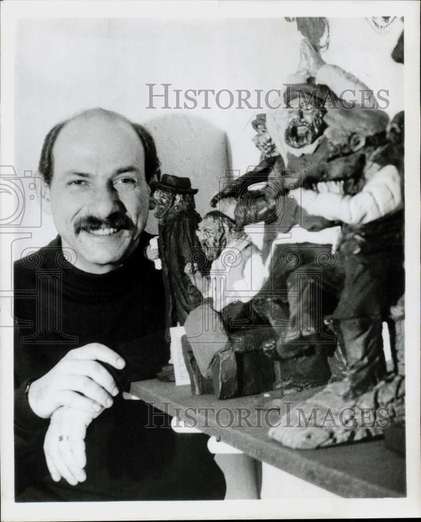 1969 Press Photo Actor Herschel Bernardi poses with brother Sid's ...