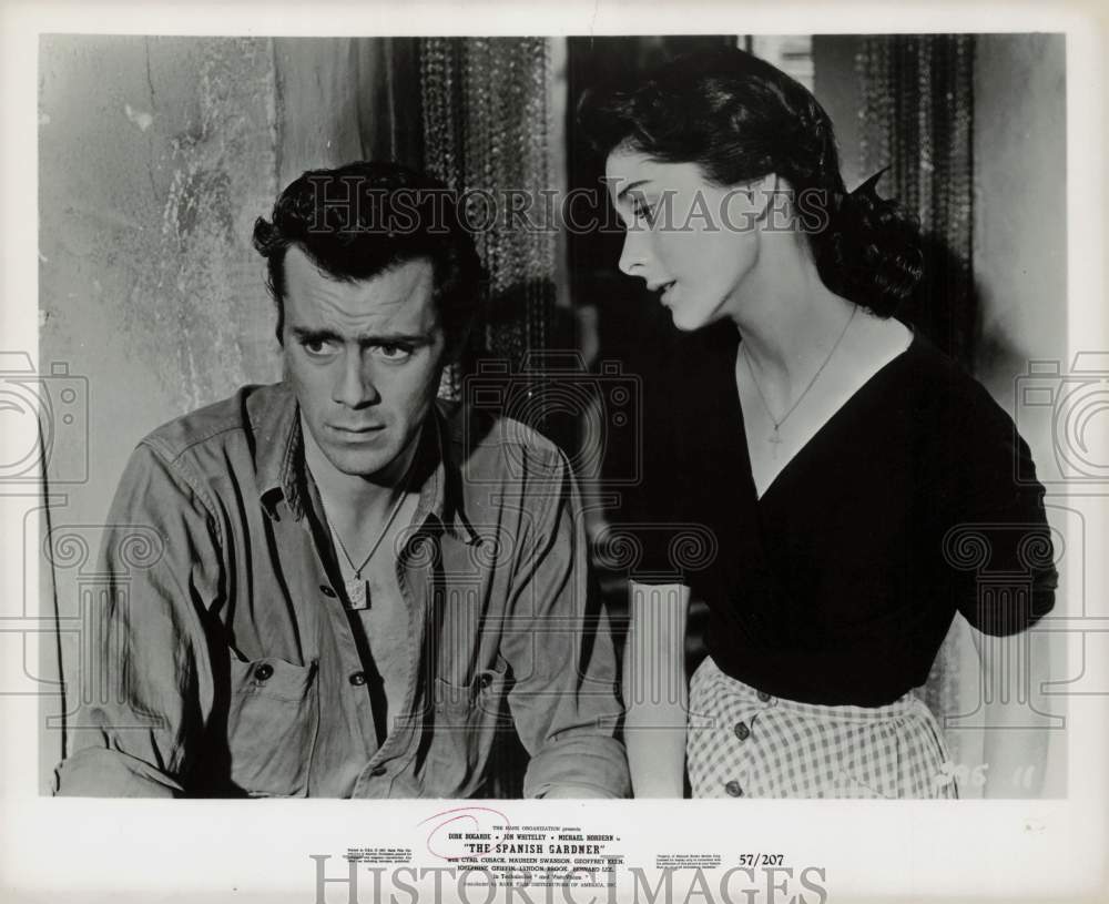 1958 Press Photo Dirk Bogarde and Maureen Swanson star in &quot;The Spanish Gardener&quot;- Historic Images