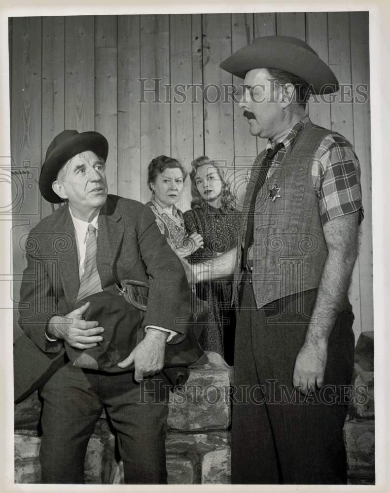 1958 Press Photo Actors Ed Begley, Martin Blaine Rehearse &quot;Walk with a Stranger&quot;- Historic Images