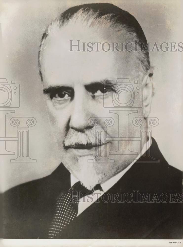 1958 Press Photo Sir Thomas Beecham, Royal Philharmonic Orchestra conductor.- Historic Images