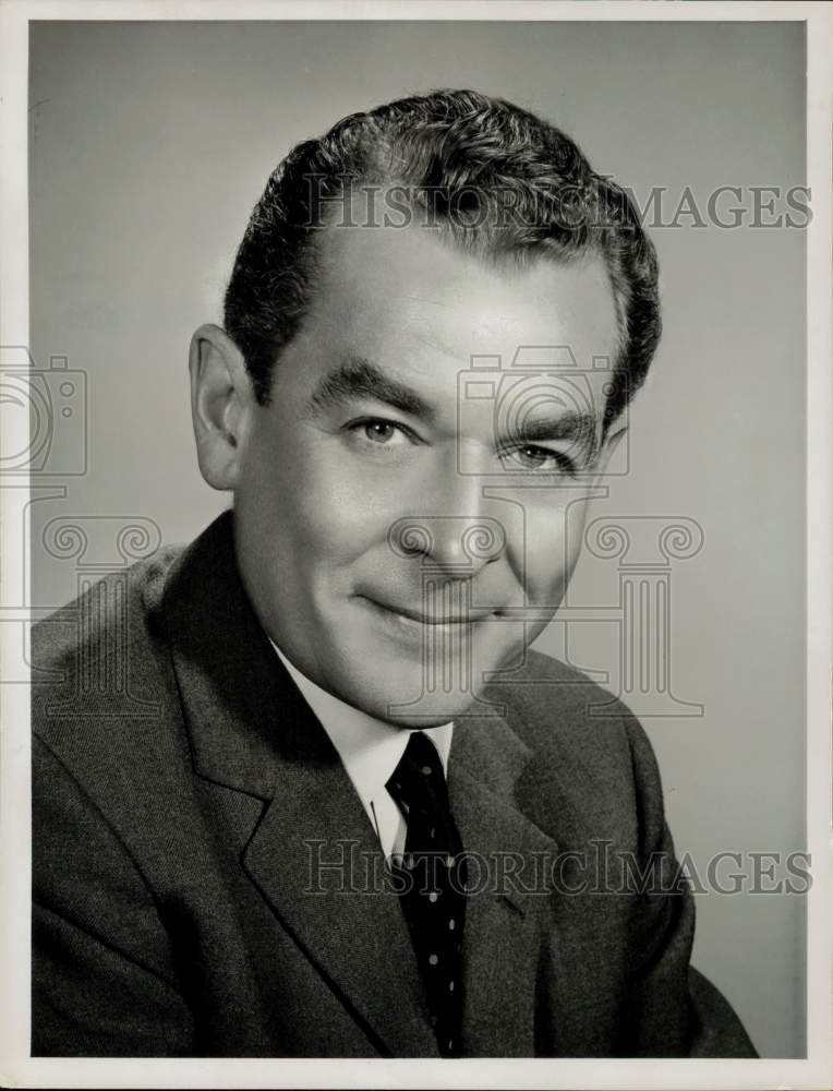 1963 Press Photo Charles Collingwood hosts &quot;Chronicle,&quot; on CBS Television.- Historic Images