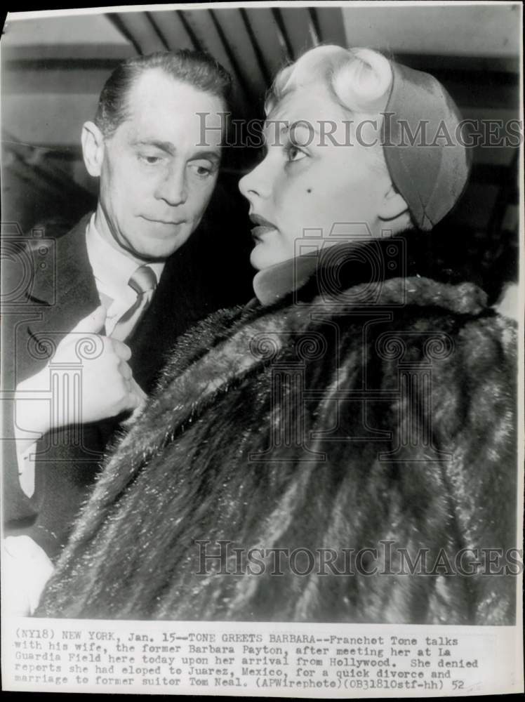 1952 Press Photo Franchot Tone and Barbara Payton at La Guardia Field.- Historic Images