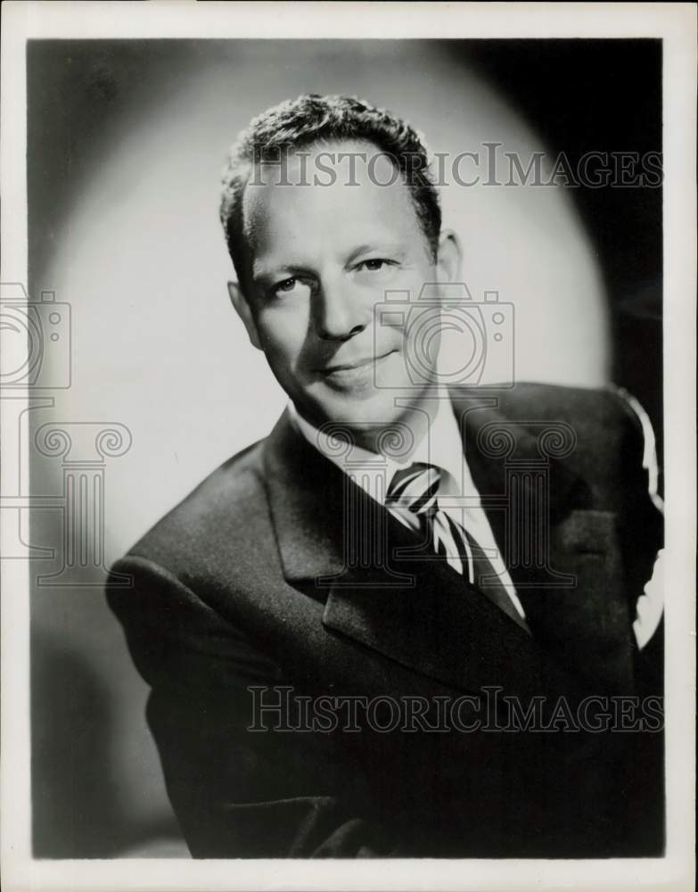 1955 Press Photo Bill Goodwin, Host of &quot;It Pays to Be Married&quot; TV Show- Historic Images