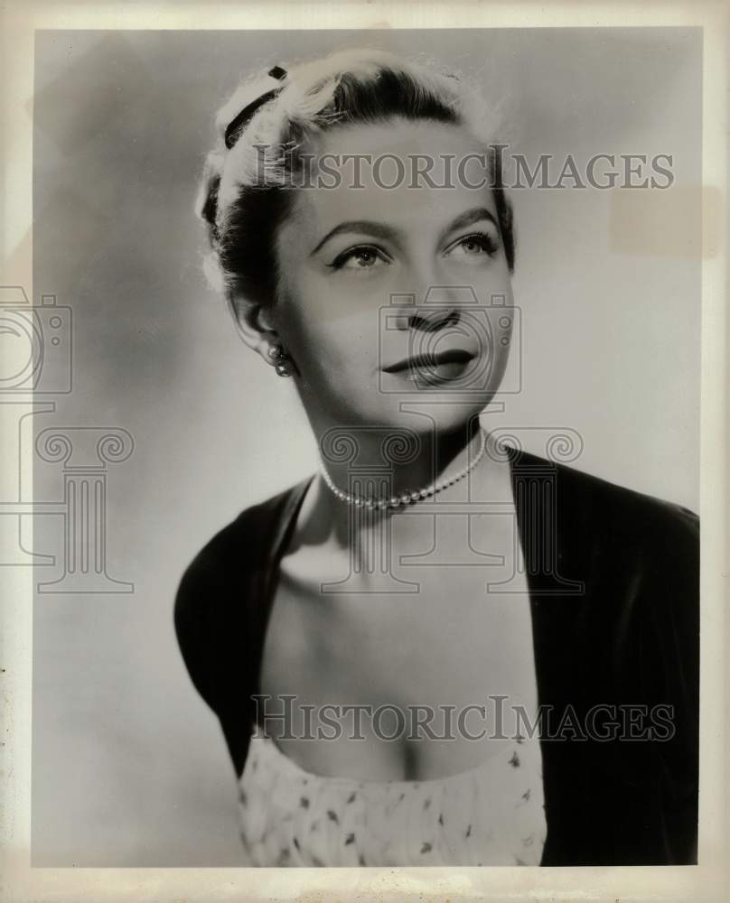 1956 Press Photo Actress Georgann Johnson in &quot;Date With Life&quot; TV Series- Historic Images