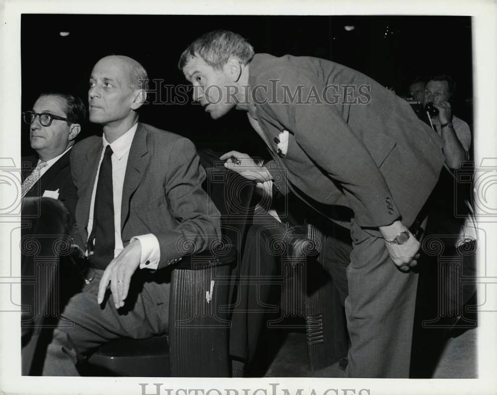 1961 Press Photo General Manager Rudolf Bing, Henry Butler at Metropolitan Opera- Historic Images