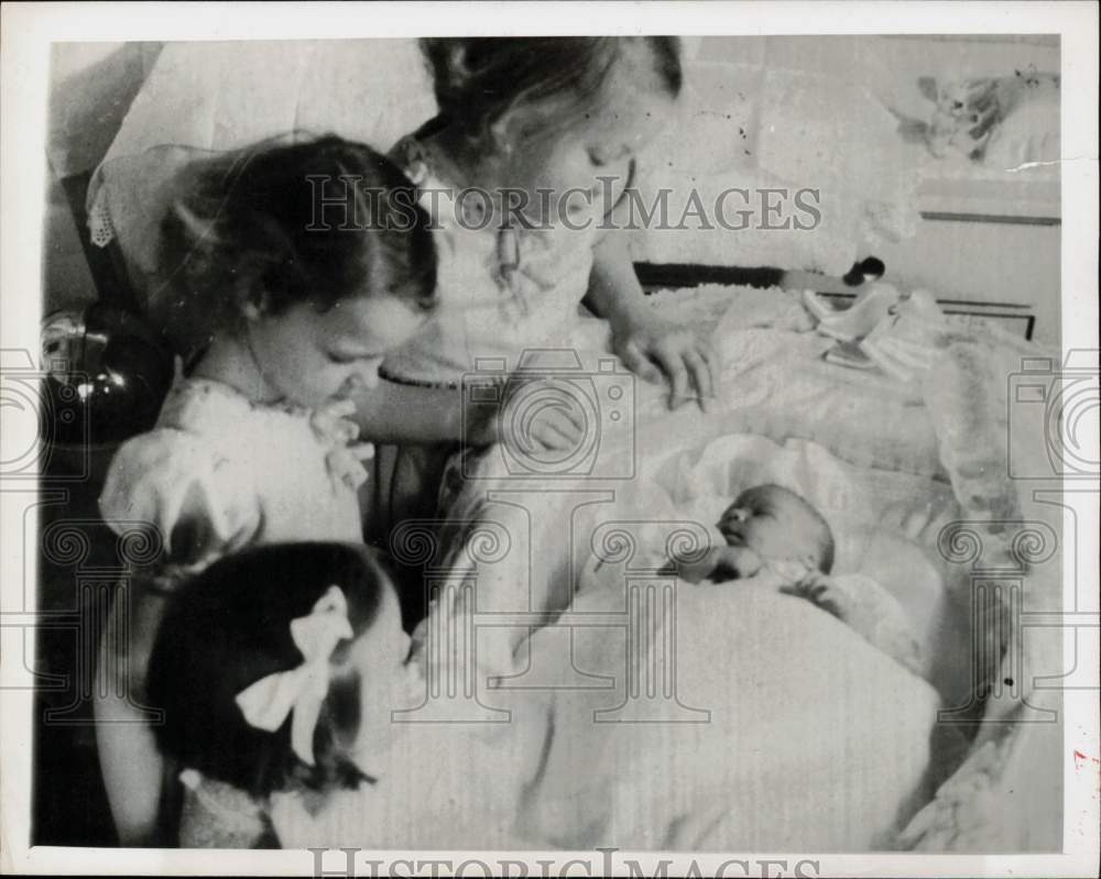 1956 Press Photo Royal Children of Denmark Watch Princess Maria Christina- Historic Images