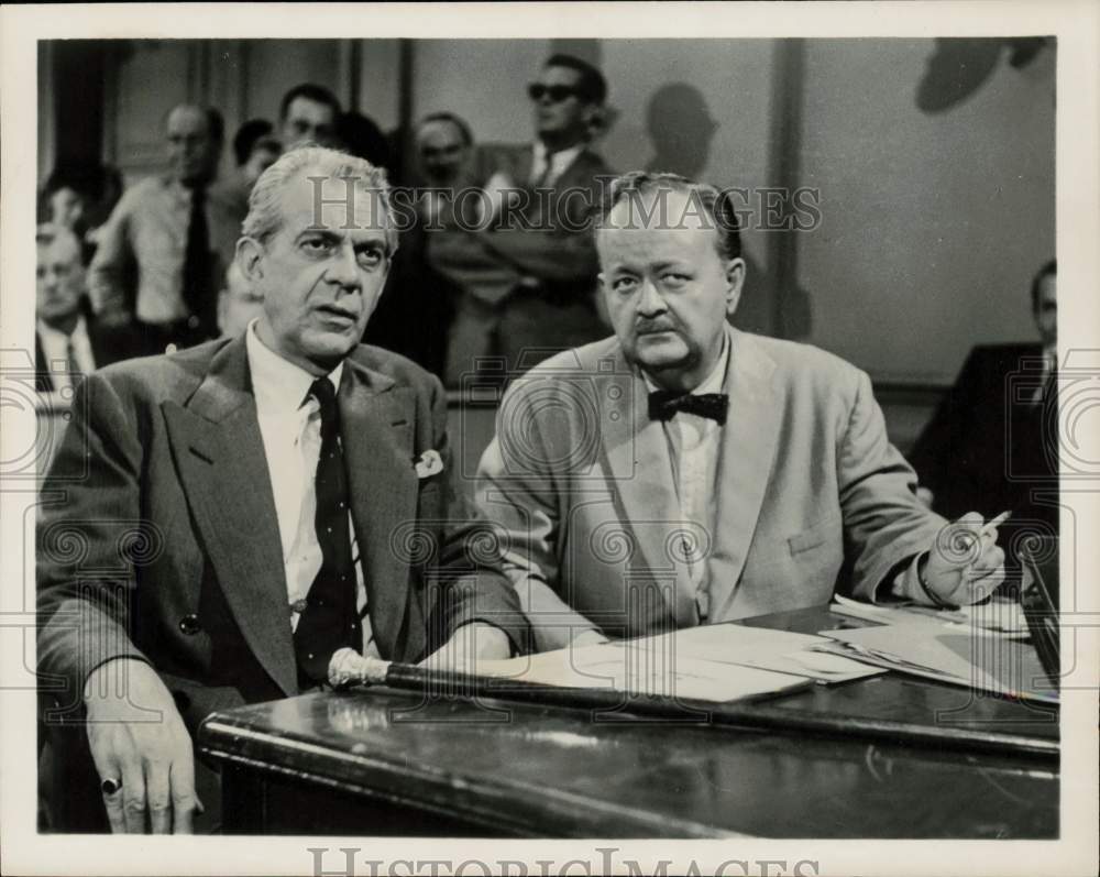 1959 Press Photo Raymond Massey &amp; Robert Emhardt on &quot;Desilu Playhouse&quot;- Historic Images