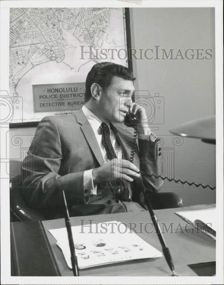 1961 Press Photo Actor Jay Lanin in &quot;Follow the Sun&quot; - hpp22619- Historic Images