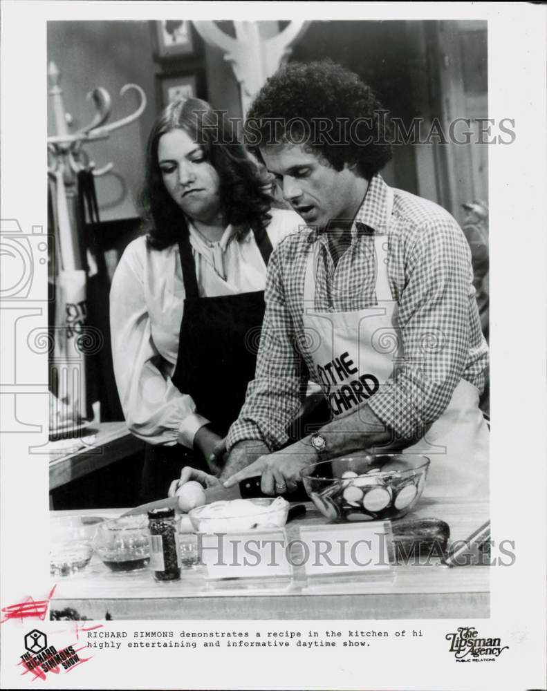 Press Photo Richard Simmons Cooking on &quot;The Richard Simmons Show&quot; - hpp22929- Historic Images