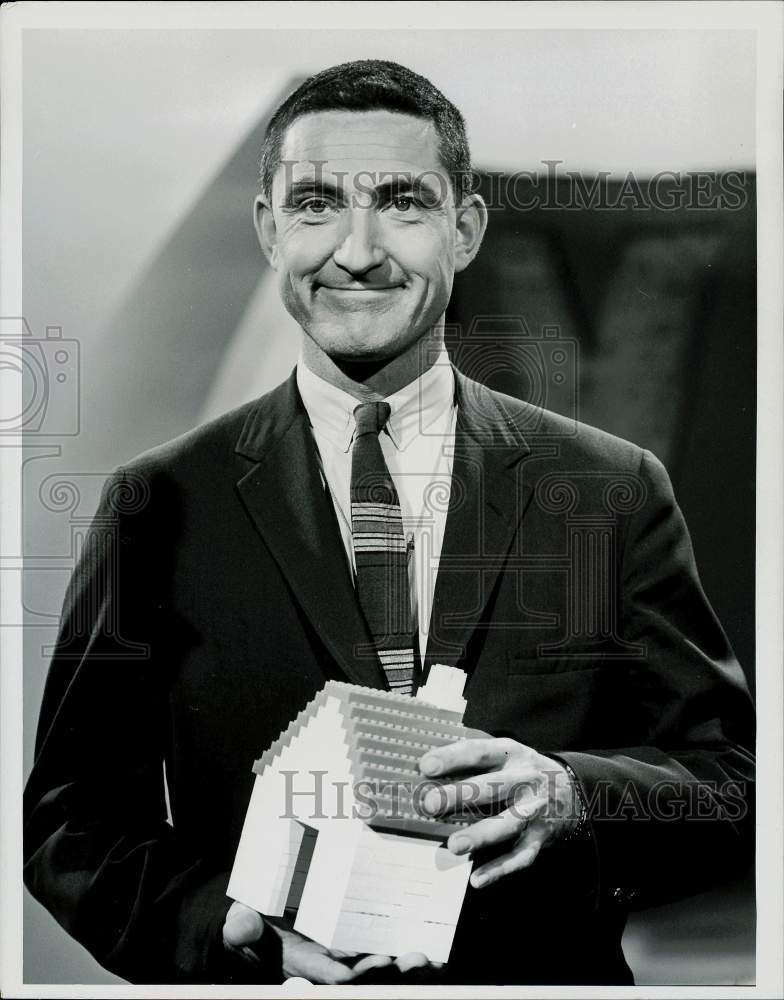 1963 Press Photo Dr. Albert Hibbs, Host of &quot;Exploring&quot; on NBC-TV - hpp23578- Historic Images