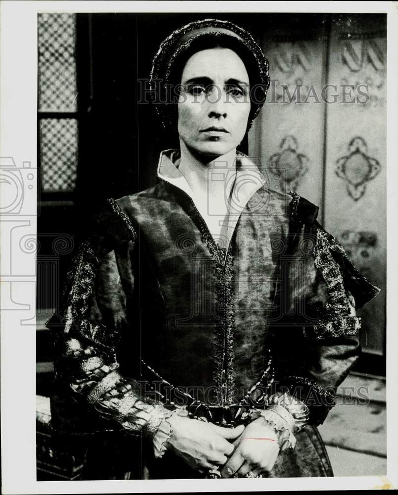 1973 Press Photo Actress Rosalie Crutchley in &quot;The Six Wives of Henry VIII&quot;- Historic Images