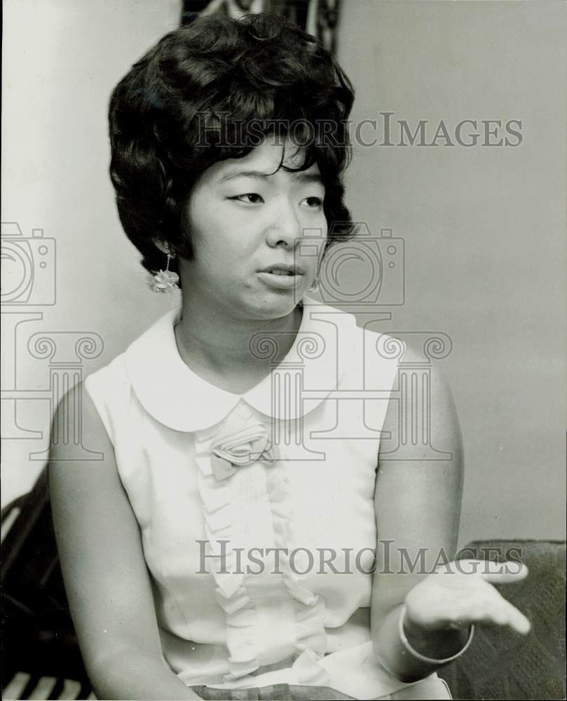 1968 Press Photo Singer Karen Kusumato - hpp24401- Historic Images