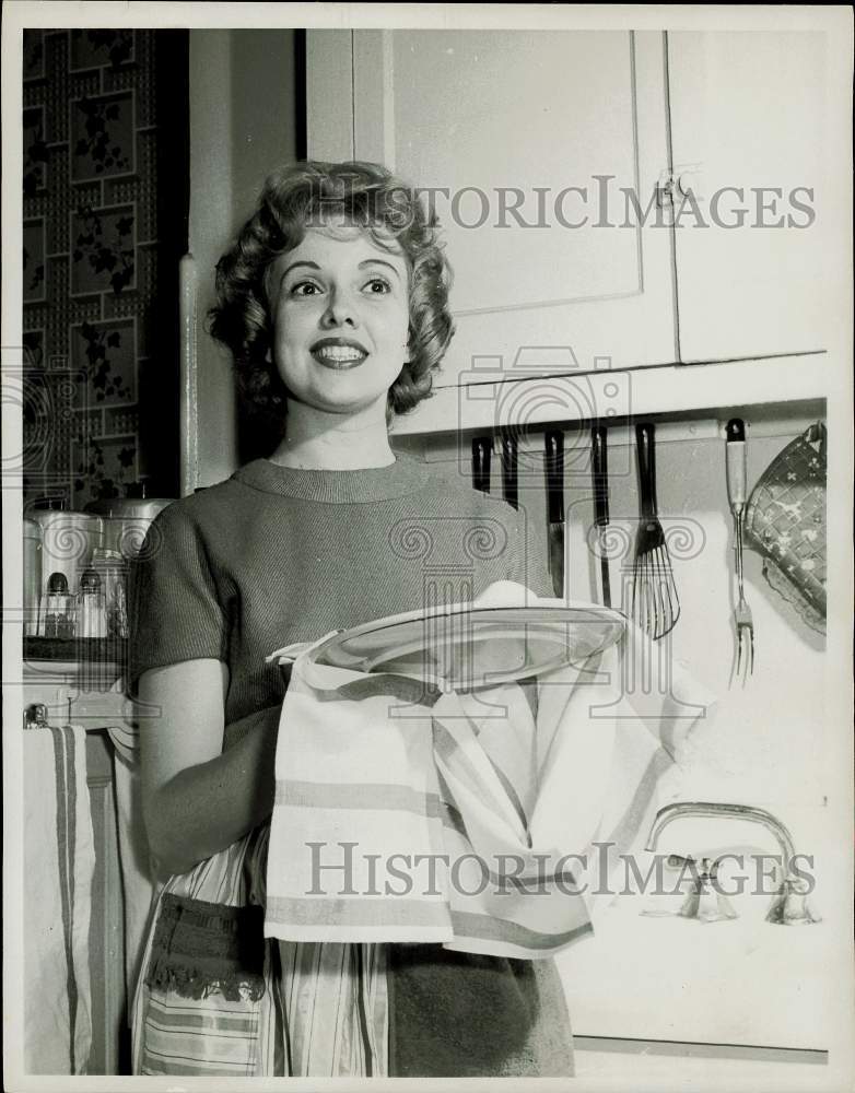 1958 Press Photo Singer-Actress Jacquelyn McKeever - hpp24684- Historic Images