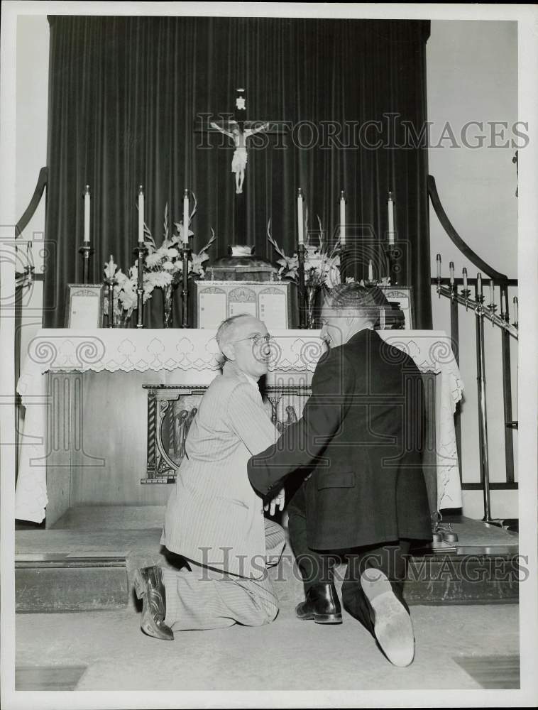 1957 Press Photo John Harmon &amp; James Whitmore in &quot;Panic&quot; Premiere &quot;The Priest&quot;- Historic Images