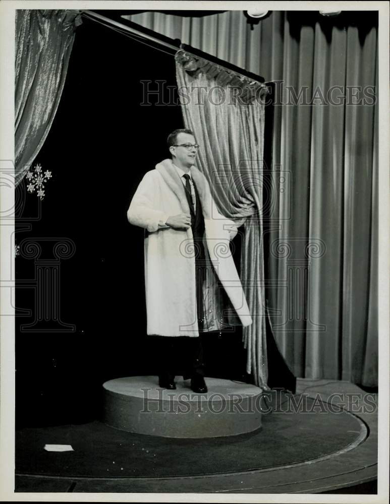 1959 Press Photo Bill Cullen, Television Emcee on &quot;The Price Is Right&quot;- Historic Images