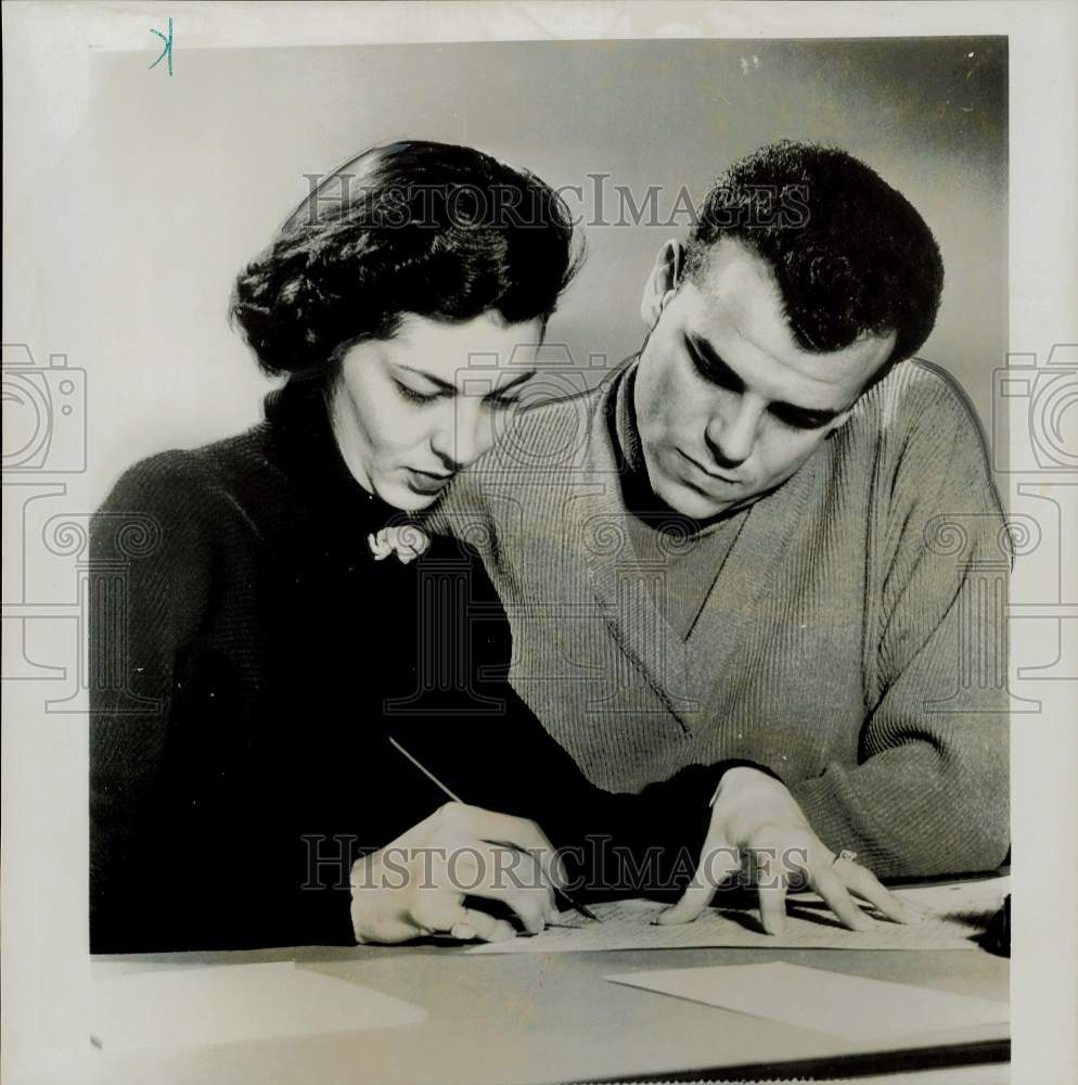 1956 Press Photo Rosemary &quot;Rory&quot; Meyer &amp; Julius LaRosa File for Marriage License- Historic Images