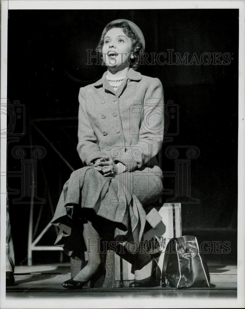 1958 Press Photo Actress Jacquelyn McKeever in &quot;Oh Captain&quot; Broadway Musical- Historic Images